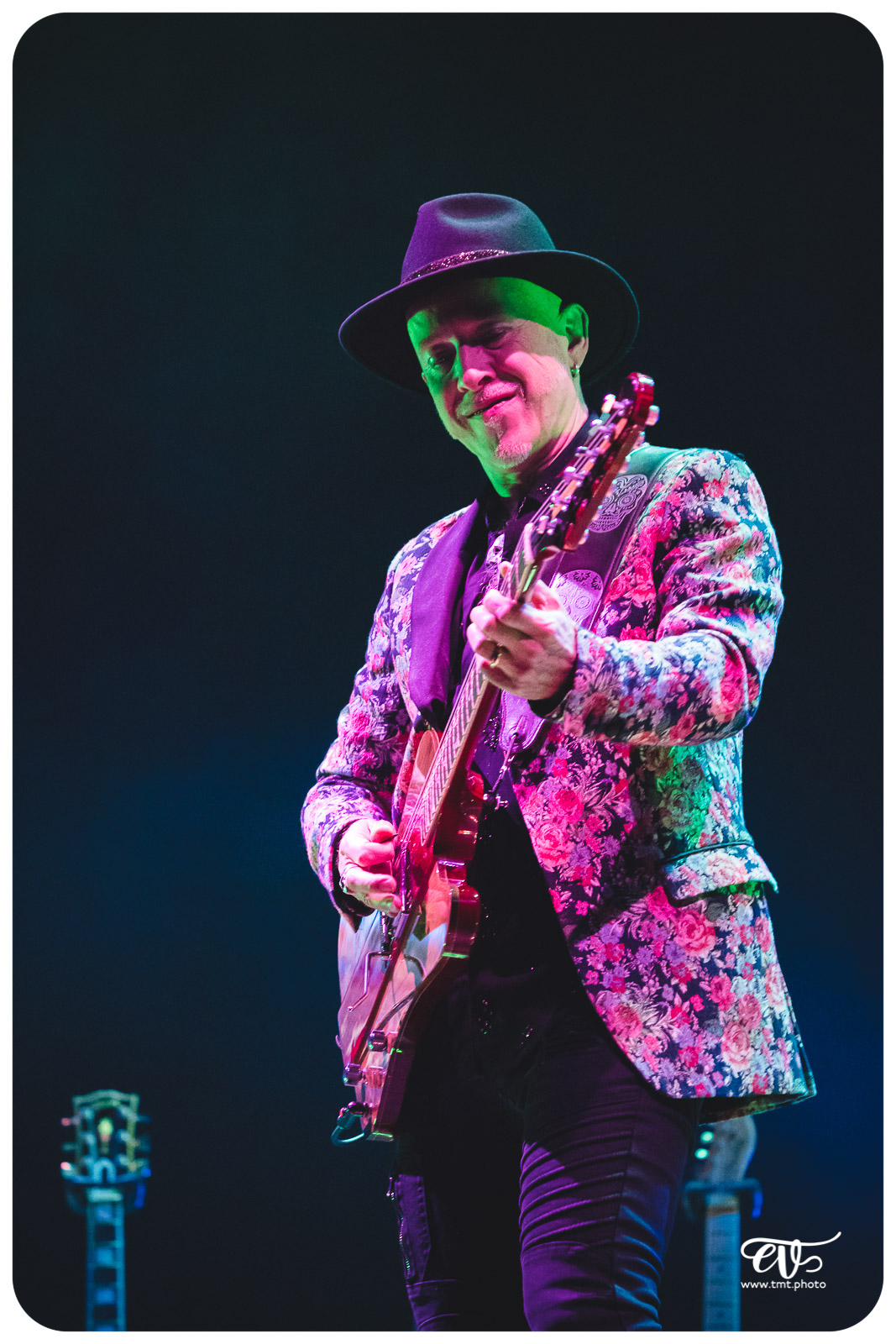 L'HISTOIRE DU ROCK EN 13 GUITARES